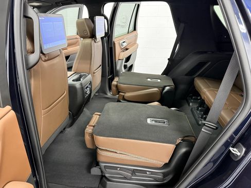 Used 2023 Chevrolet Tahoe High Country w/ Advanced Technology Package AWD/4WD image 21