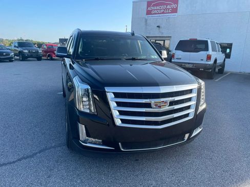 Used 2016 Cadillac Escalade Premium AWD/4WD image 30