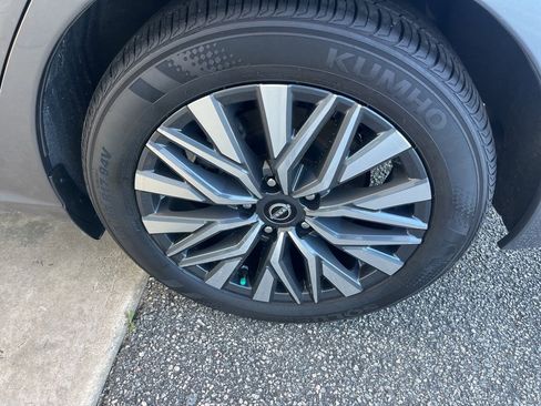 Used 2024 Nissan Altima 2.5 SV image 30