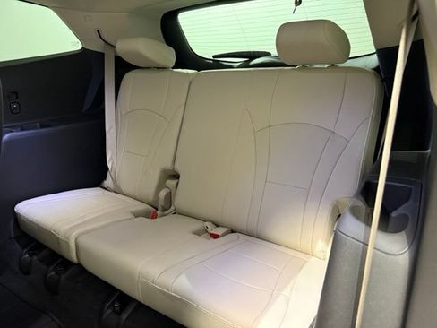 Used 2023 Buick Enclave Essence FWD image 26