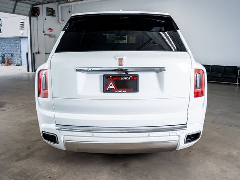 Used 2021 Rolls-Royce Cullinan image 7