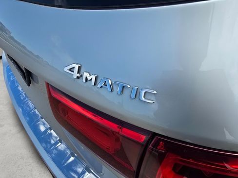 Used 2022 Mercedes-Benz GLB 250 4MATIC image 29