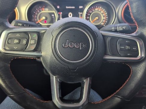 Used 2023 Jeep Gladiator Mojave w/ Cold Weather Group image 12