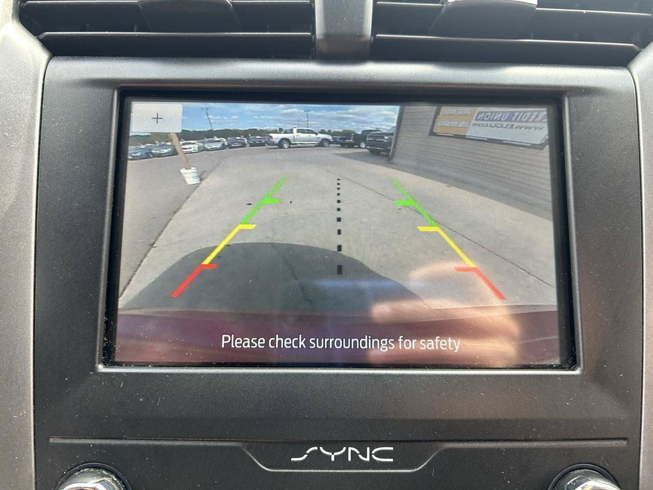 Used 2020 Ford Fusion SE FWD image 23