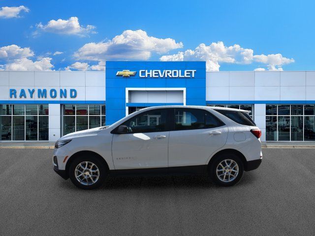 Certified 2022 Chevrolet Equinox LS w/ Driver Confidence II Package AWD/4WD image 6