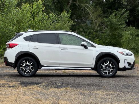 Certified 2023 Subaru Crosstrek Hybrid w/ Moonroof Package w/Navigation AWD/4WD image 8