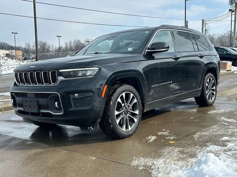 Used 2021 Jeep Grand Cherokee L Overland w/ Luxury Tech Group IV image 2
