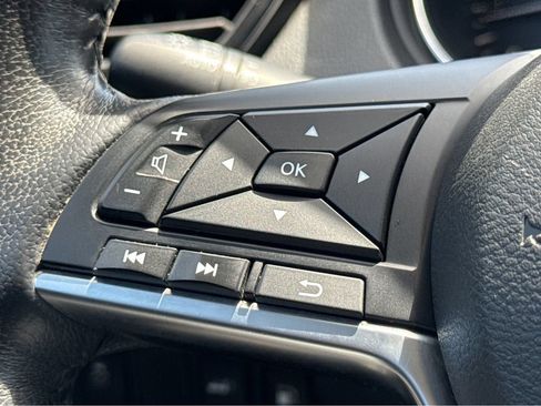 Used 2020 Nissan Rogue SV w/ Premium Package FWD image 8