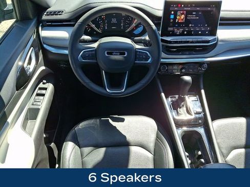Used 2025 Jeep Compass Limited AWD/4WD image 3