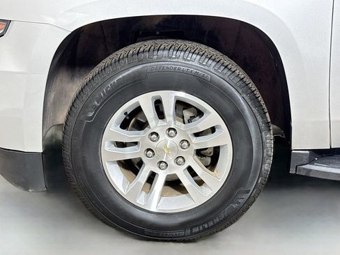 Used 2019 Chevrolet Suburban LT RWD image 31