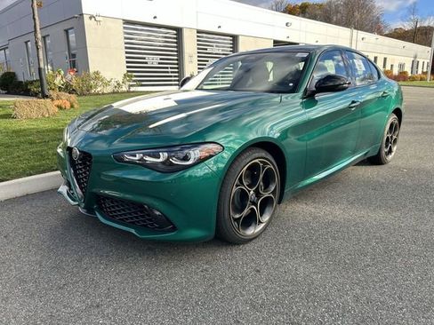 New 2025 Alfa Romeo Giulia AWD w/ Driving Assist Package image 4