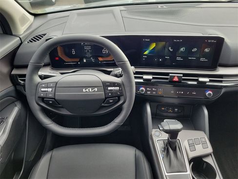 New 2026 Kia Sportage EX image 19