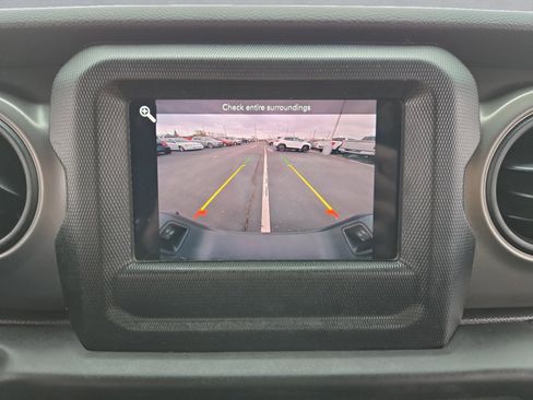 Used 2022 Jeep Gladiator Sport image 19