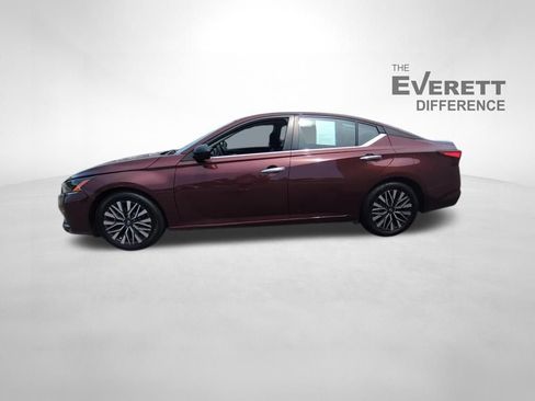Used 2024 Nissan Altima 2.5 SV FWD image 7