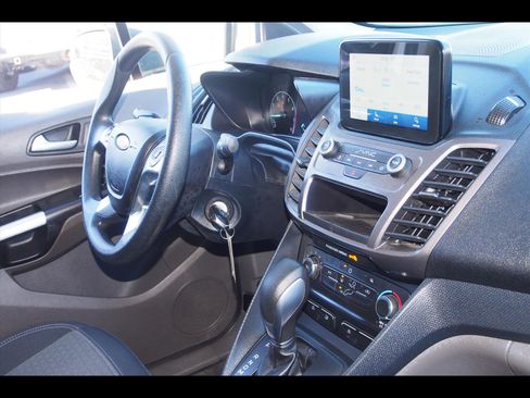 Used 2021 Ford Transit Connect XLT image 9