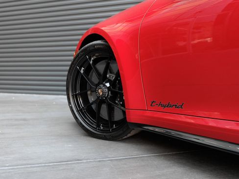 Used 2025 Porsche 911 Carrera GTS image 13