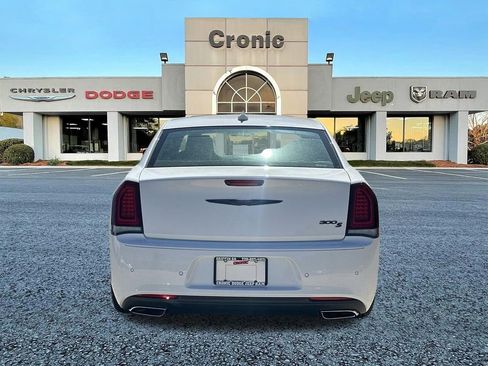 Used 2023 Chrysler 300 S w/ Comfort Group image 4