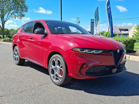 Used 2025 Alfa Romeo Tonale Tributo Italiano AWD/4WD image 2