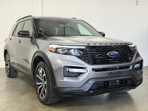 Used 2021 Ford Explorer ST w/ Equipment Group 401A AWD/4WD image 2