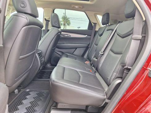 Used 2017 Cadillac XT5 Luxury w/ Driver Awareness Package FWD image 12