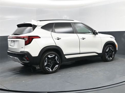 Used 2025 Kia Seltos SX w/ SX Sunroof Package image 4