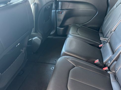 New 2027 Chrysler Pacifica Select FWD image 12