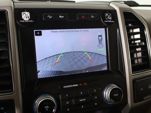 Used 2019 Ford F150 Lariat w/ Equipment Group 502A Luxury AWD/4WD image 6