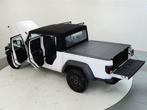 Used 2024 Jeep Gladiator Sport image 20