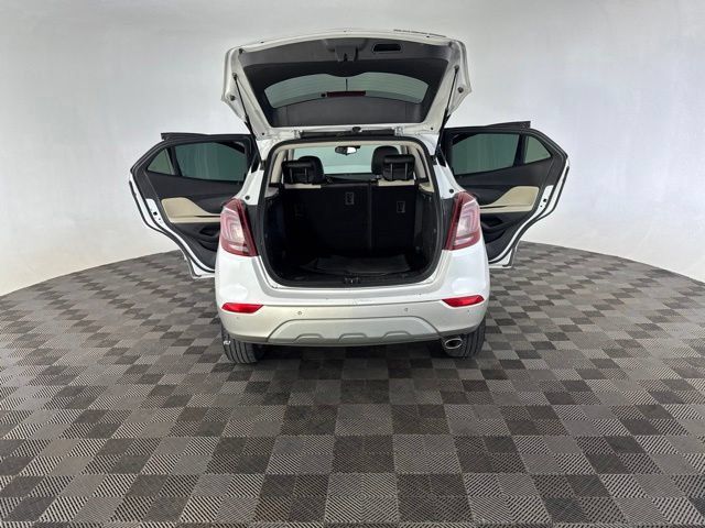 Used 2022 Buick Encore Preferred w/ Safety Package II AWD/4WD image 17