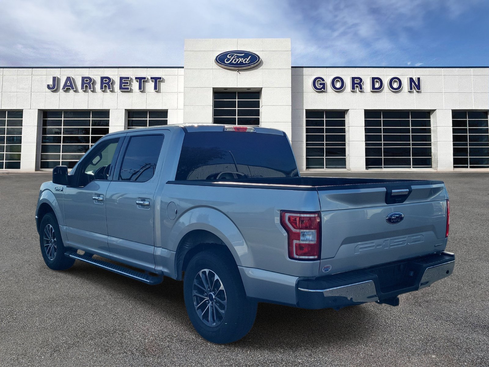 Used 2018 Ford F150 XLT w/ Equipment Group 302A Luxury RWD image 3