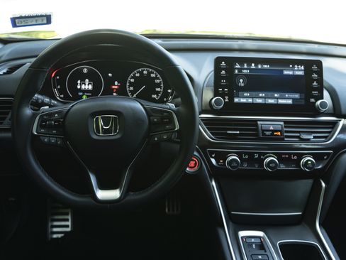 Certified 2022 Honda Accord Sport image 19
