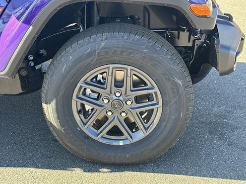 New 2026 Jeep Gladiator Sport image 14