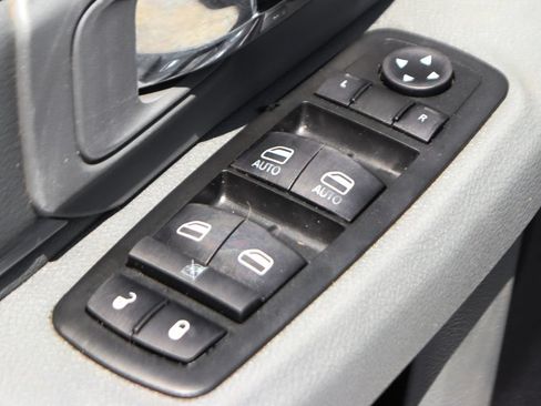 Used 2018 RAM 2500 SLT AWD/4WD image 16