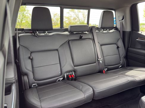 Used 2025 Chevrolet Silverado 1500 LT Trail Boss w/ Convenience Package II AWD/4WD image 49