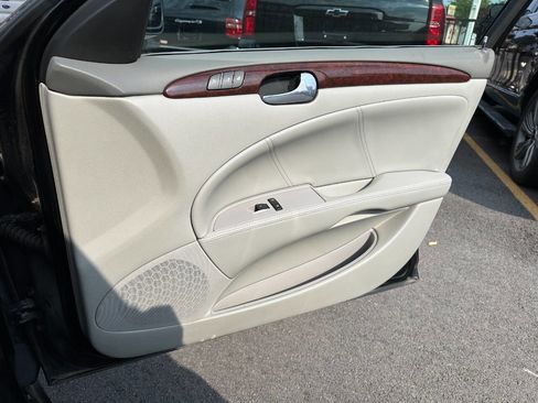 Used 2007 Buick Lucerne CXL image 23