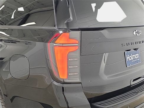 Used 2025 Chevrolet Suburban RST w/ Comfort Package image 34