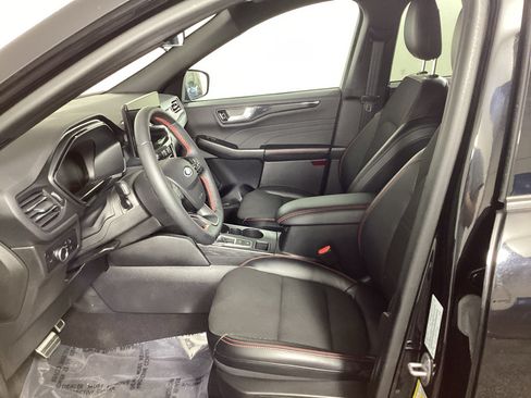 Certified 2023 Ford Escape ST-Line w/ Tech Pack #1 AWD/4WD image 17