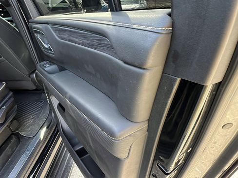 Used 2022 GMC Yukon XL SLT image 20