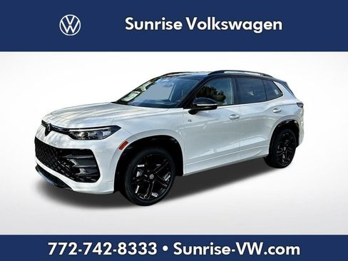New 2026 Volkswagen Tiguan SE R-Line FWD image 1