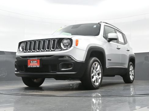 Used 2017 Jeep Renegade Latitude w/ Cold Weather Group AWD/4WD image 24