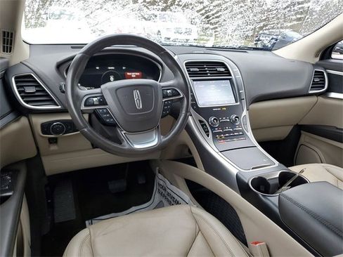 Used 2020 Lincoln Nautilus Premier w/ Equipment Group 101A image 10