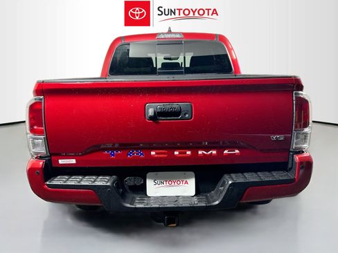 Used 2022 Toyota Tacoma TRD Sport image 5