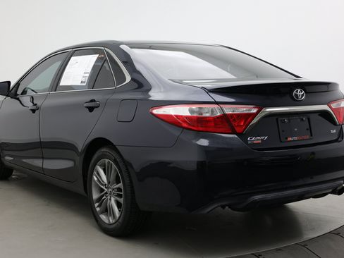 Used 2017 Toyota Camry SE FWD image 4