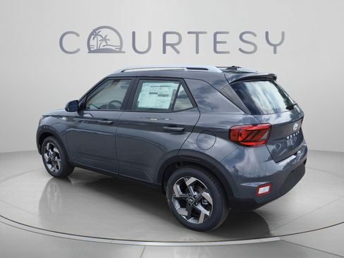 New 2026 Hyundai Venue SEL FWD image 3
