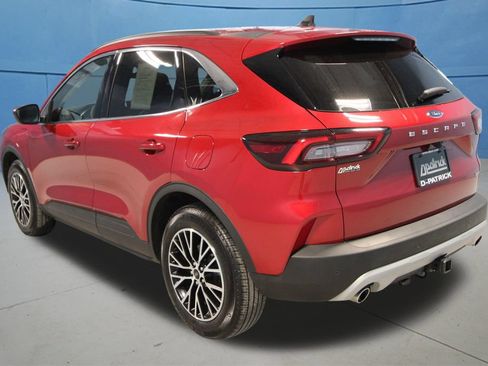 Used 2025 Ford Escape SE w/ Class II Trailer Tow Package FWD image 32