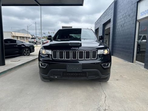 Used 2017 Jeep Grand Cherokee Laredo w/ Quick Order Package 2BE RWD image 3