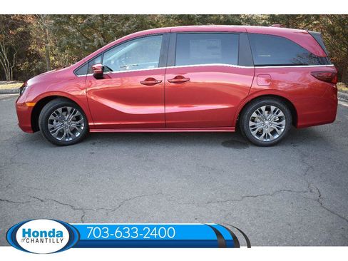 New 2026 Honda Odyssey Touring image 4