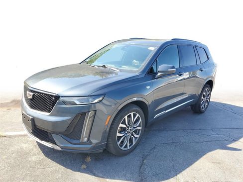Used 2021 Cadillac XT6 Sport image 3