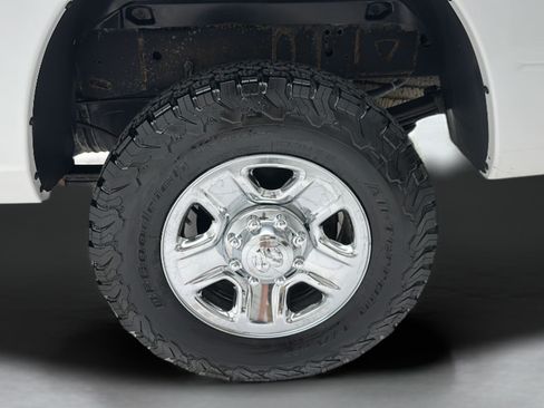 Used 2017 RAM 3500 Tradesman w/ Chrome Appearance Group AWD/4WD image 9