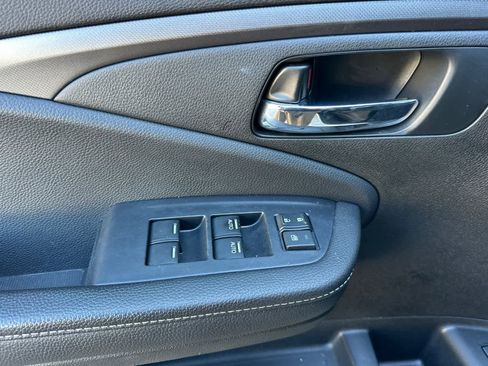 Used 2024 Honda Ridgeline Sport image 11